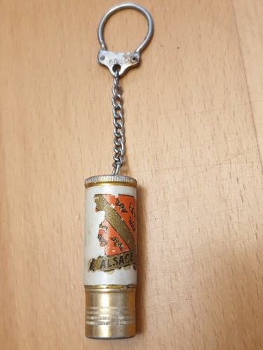 Petit briquet essence dans - à,