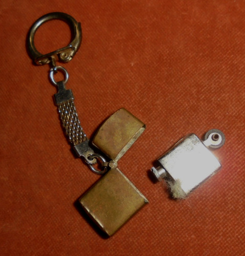 Porte clés petit briquet - briquet, en