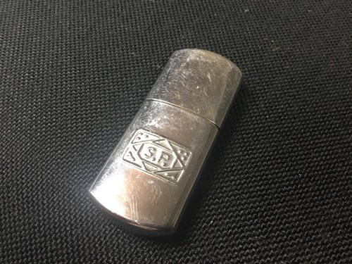 Petit briquet essence - petit,