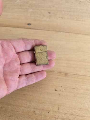 Ancien petit briquet penguin - petit,