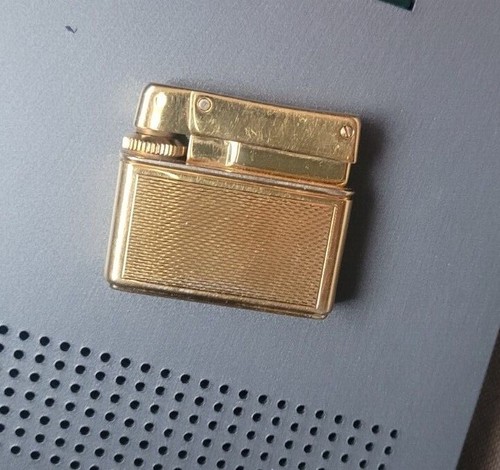 Petit briquet poche des - poche,